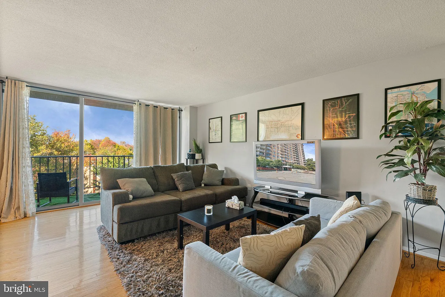 2059 Huntington Ave APT 614 photo 1