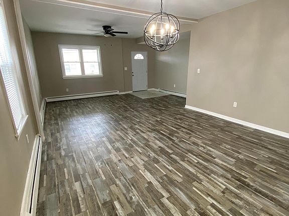 4th image of 211 Lincoln St #211