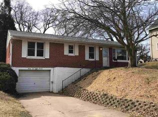 3214 Cleveland St, Clinton, IA 52732