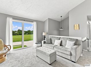 13005 Crown Point Ave, Omaha, NE 68164