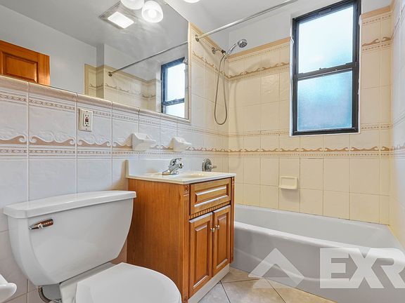 4th image of 260 Water St #3G