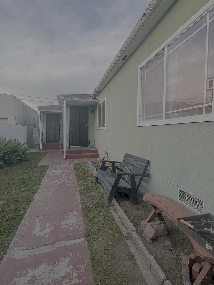 Building Photo - 1329 E Garfield Ave #2