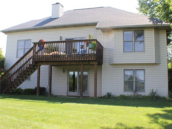 3rd image of 1 Brook Run Ct