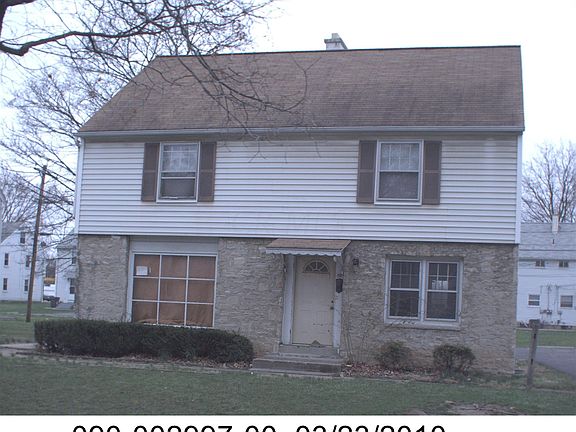 4th image of 135 Woodcliff Dr #2-C