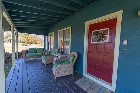 4th image of 3809 N State Highway 16