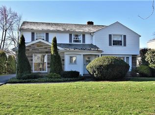 21950 Byron Rd, Shaker Heights, OH 44122