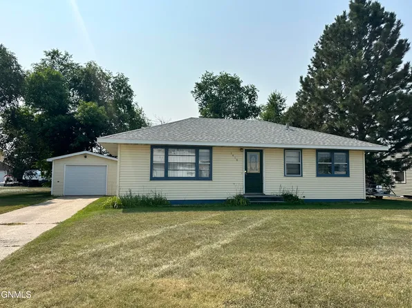 1410 10th St SE, Jamestown, ND 58401