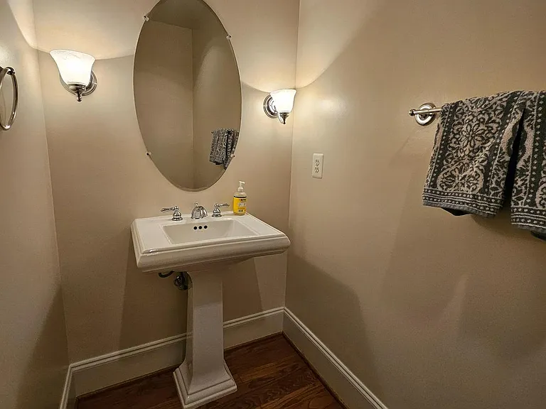 600 2nd St #303 — Photo 22