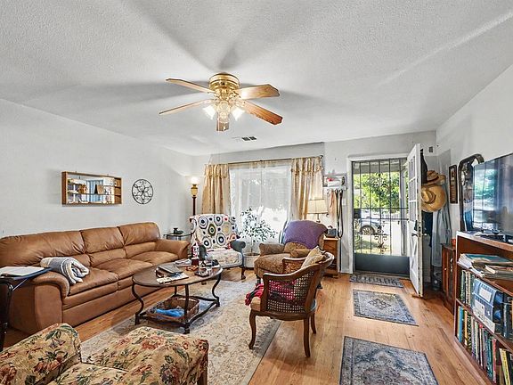 4th image of 3253 Michigan Ave