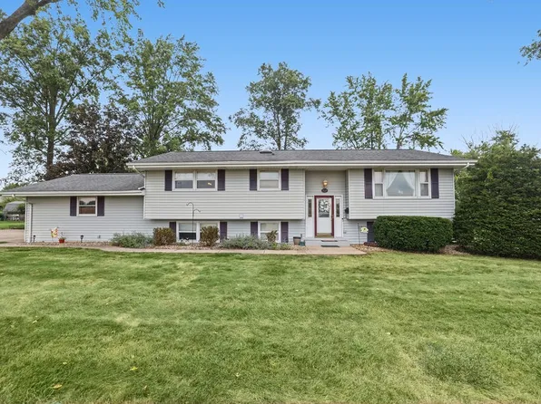 106 E Hillshire Rd, Decatur, IL 62521