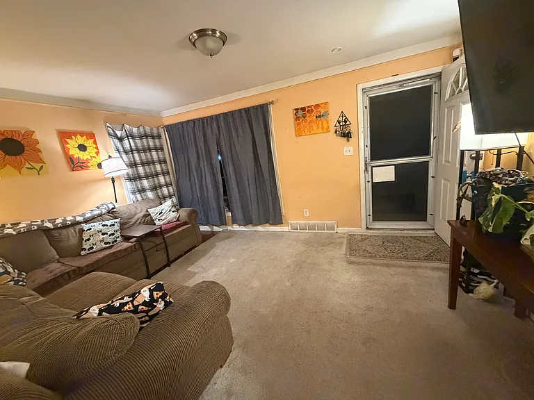 6936 Gilman St — Photo 3