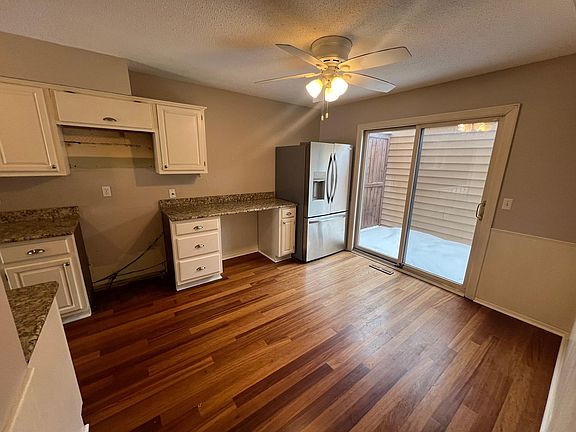 5th image of 4801 Spring Cir