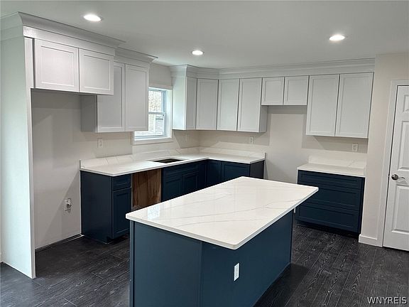 4th image of 595 Seneca Rd