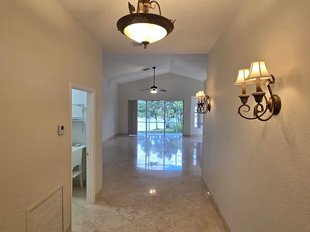 4 bed, 1797 sqft, $5,250 — Photo 3