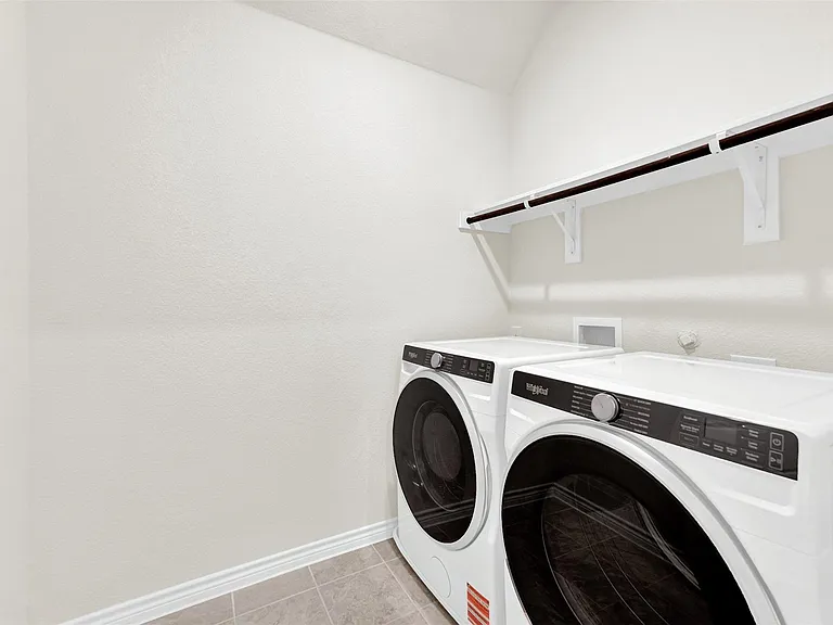 1328 Kimzey St #1 — Photo 14