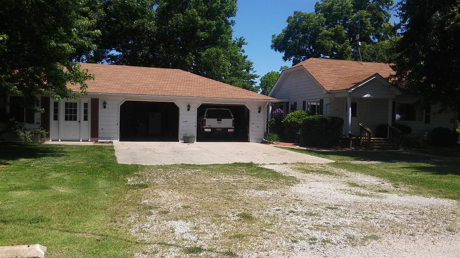 108 E Maple Ave, Hartford, KS 66854 Zillow