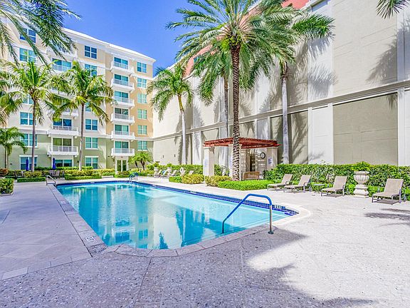 5th image of 802 W Windward Way #208