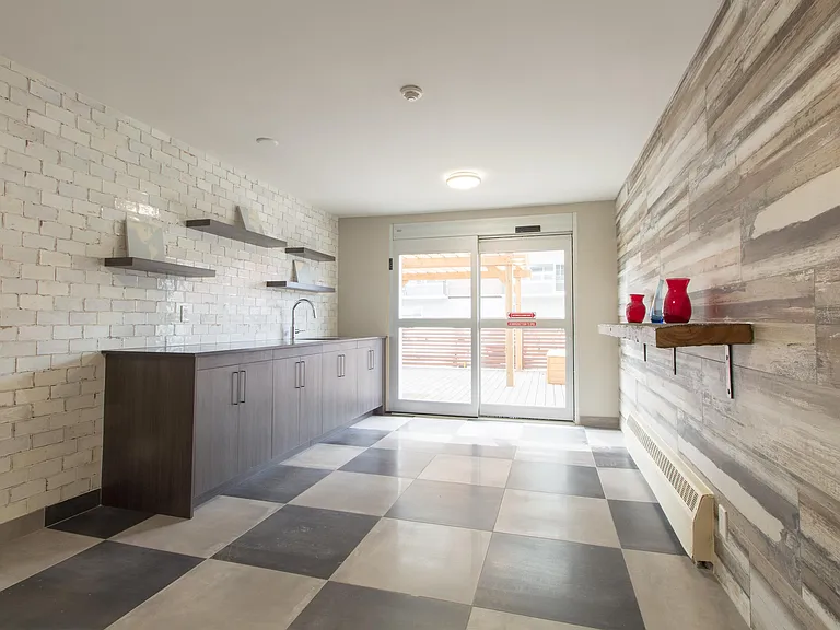 420 Gilmour St — Photo 14