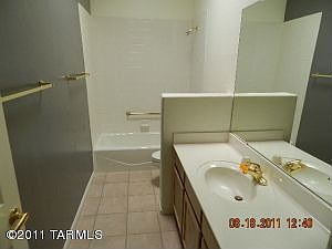 3rd image of 762 W Calle De Emilia