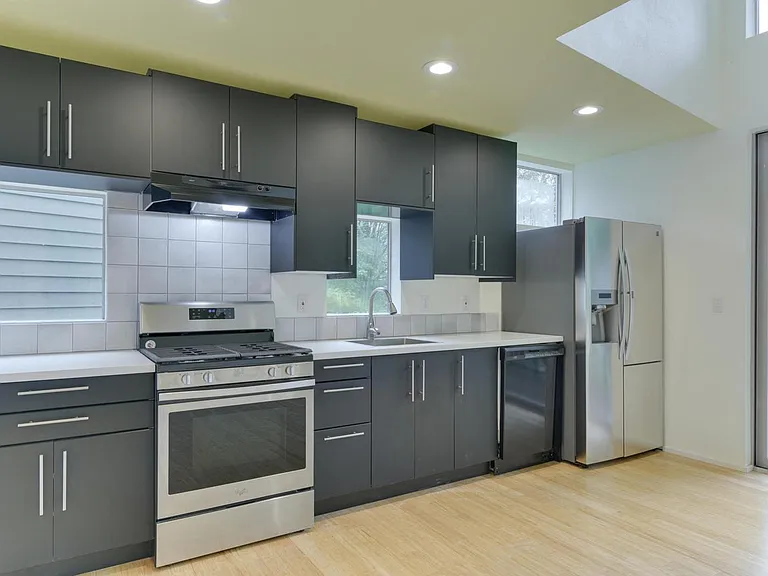2822 NW Ariel Ter #B — Photo 7