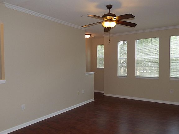 4th image of 10075 N GATE Parkway #204