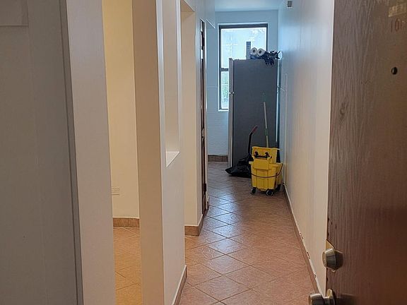 2nd image of 2548 S Homan Ave #25