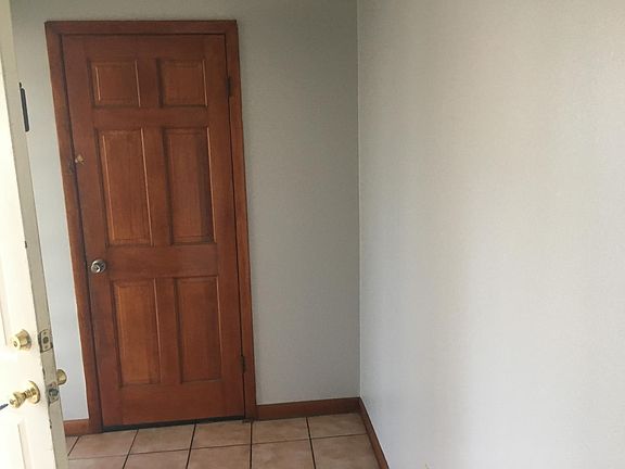 5th image of 6826 Dartmouth Ave N