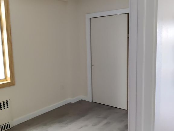 5th image of 136BAY 10th Ave