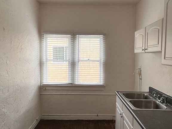 5th image of 2528 C St #7