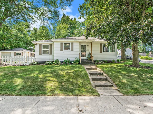 1728 Delwood Ave SW, Wyoming, MI 49509