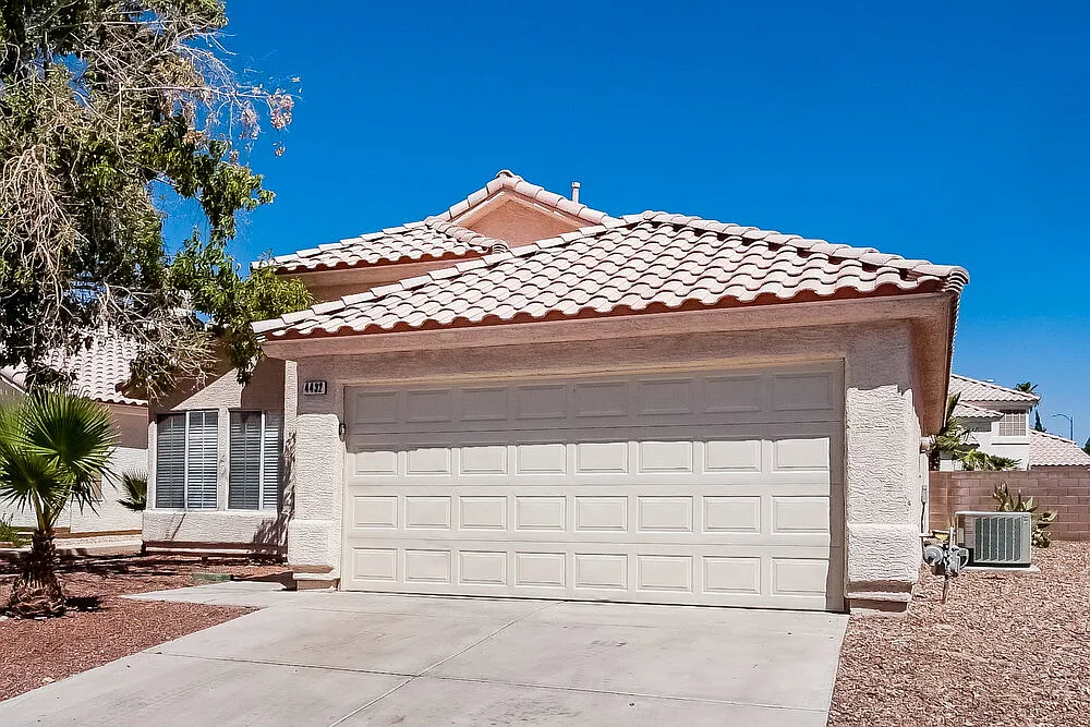 3 bed, 2.0 bath, 1486 sqft, $2,125 — Photo 3
