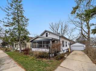 1013 S 4th St, Aurora, IL 60505