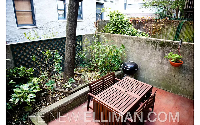 Rented by Douglas Elliman | media 10