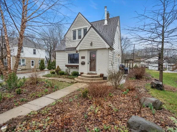 206 S Pleasant St, Cambridge, WI 53523