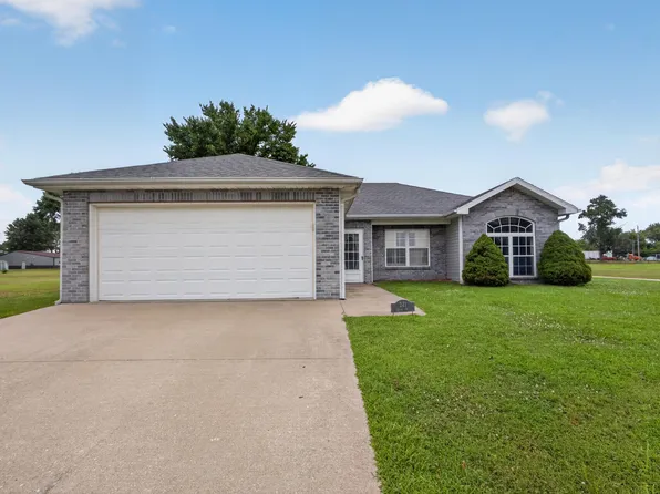 241 Lacy St, Prairie Home, MO 65068