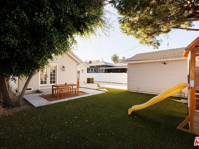 122 N Wilton Pl — Photo 26