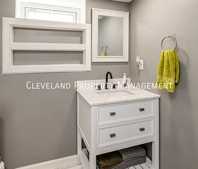 27484 Hollywood Dr — Photo 25