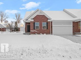 1470 Lincoln St, Lapeer, MI 48446