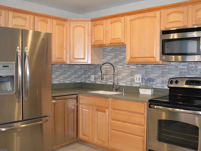 3208 W De Leon St #B — Photo 5