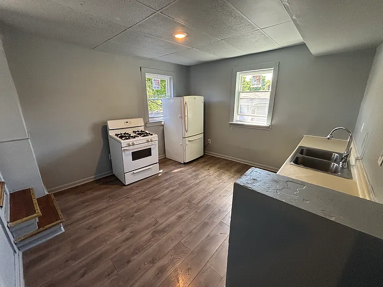 416 Turtle St #4 — Photo 4