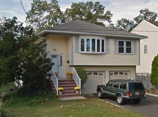 11 Martin St, Metuchen, NJ 08840
