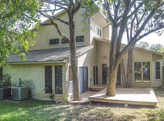 3rd image of 419 Marymont Dr