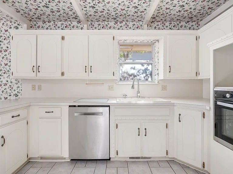 6605 Parkwood Ln — Photo 10
