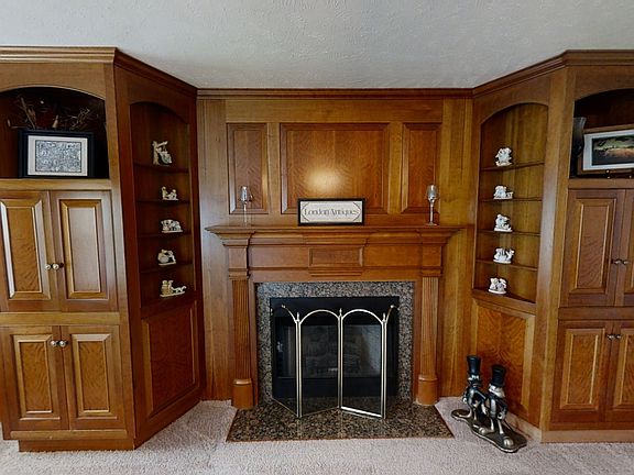5th image of 405 Mountain View Ct