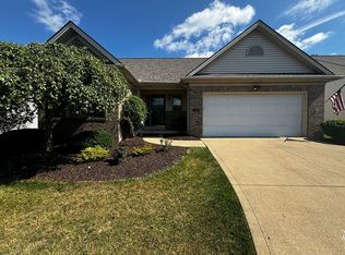 50 Fredericksburg Cmns NE, North Canton, OH 44720