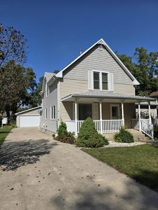 916 E 5th Ave, Mitchell, SD, 57301