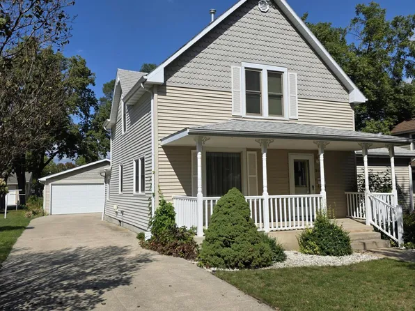 916 E 5th Ave, Mitchell, SD 57301
