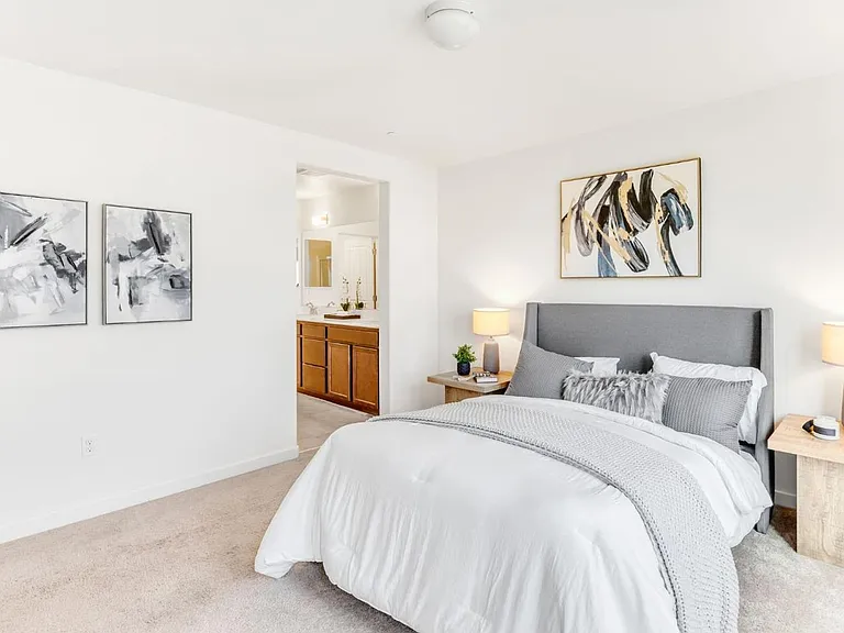 10946 International Dr — Photo 23