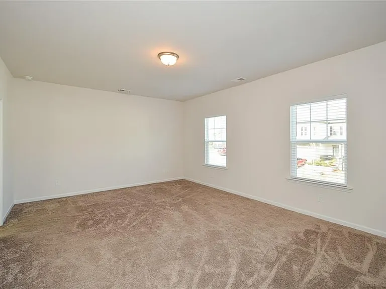 350 Cranston Dr — Photo 25