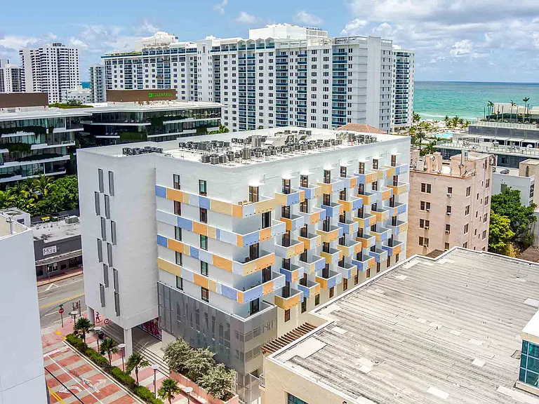 The Anamar at Collins Park — Photo 32